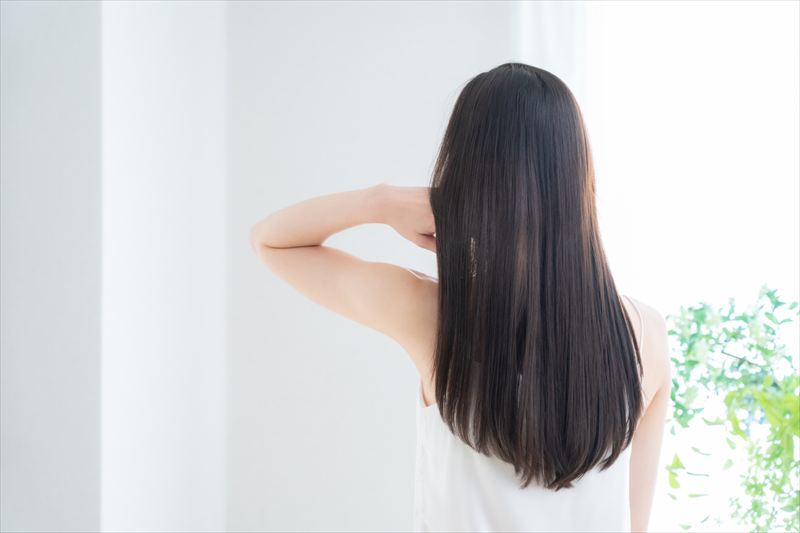 髪の悩みを解決する、自然な艶とまとまりを実感できるVelvet Straightメニュー